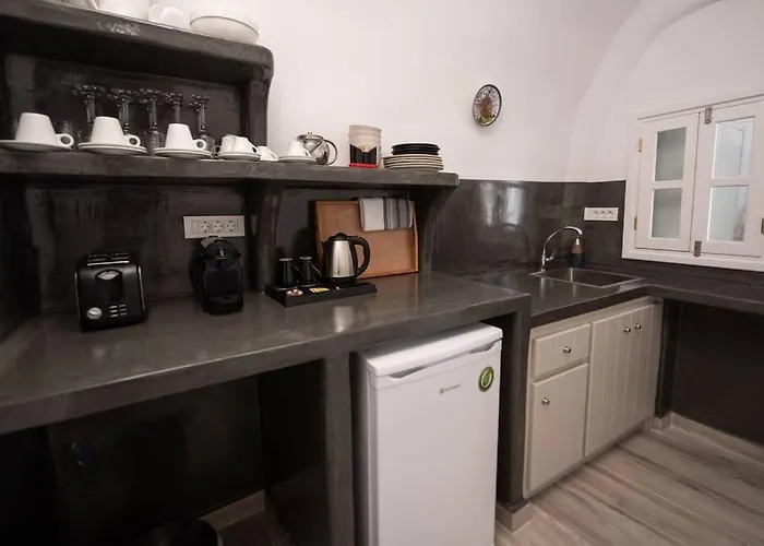 Vivid Caves 2 Bedroom Cavehouse * Foinikiá