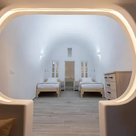 Apartment Vivid Caves 2 Bedroom Cavehouse Foinikia (Santorini)